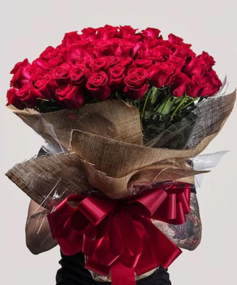 100 Wrapped Roses